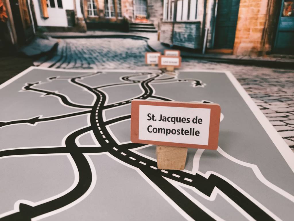Choisir un chemin pour aller à saint jacques de compostelle